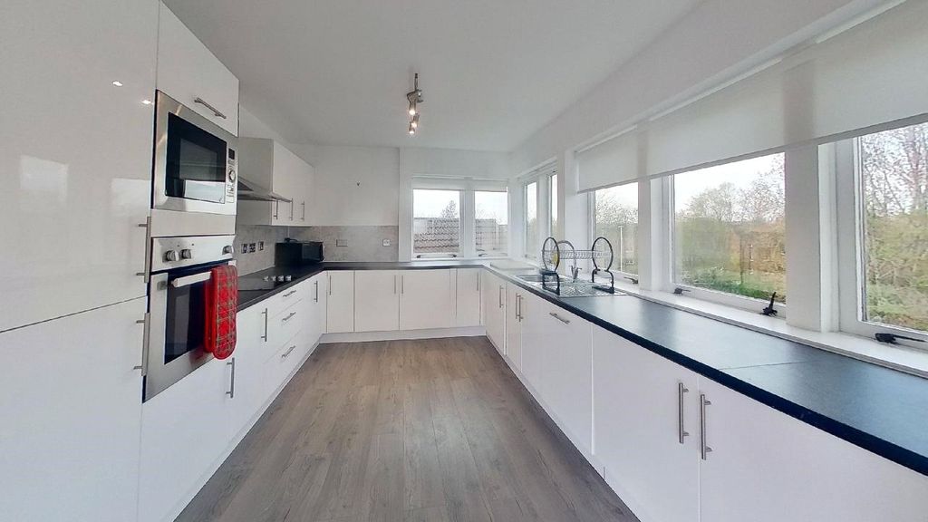 Property photo 3 of 28 Photo 3