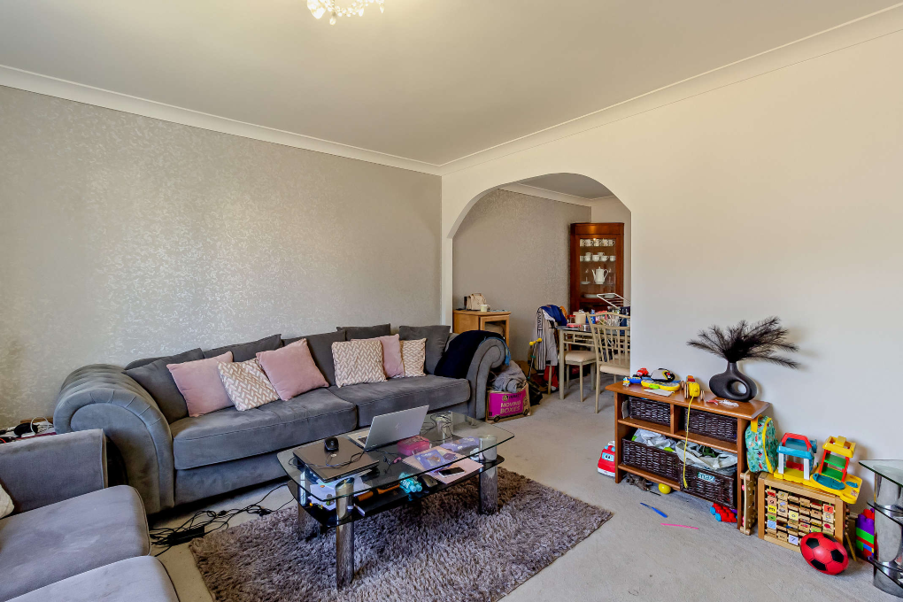 Property photo 2 of 11