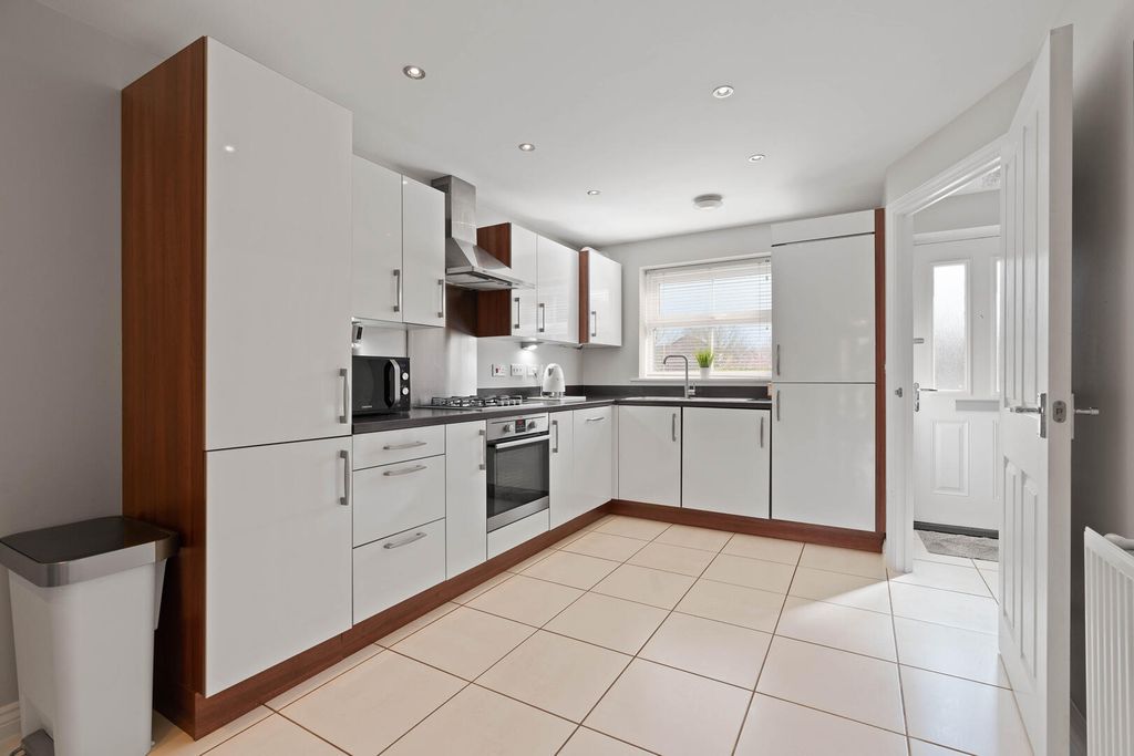 Property photo 2 of 34 Kitchen