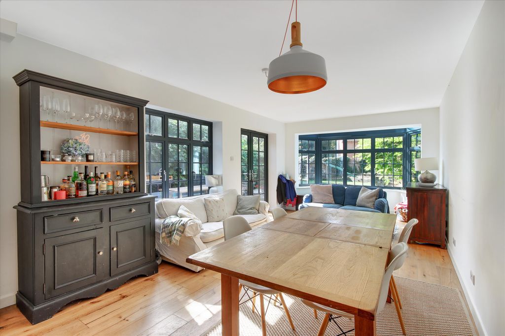 Property photo 2 of 16 Image