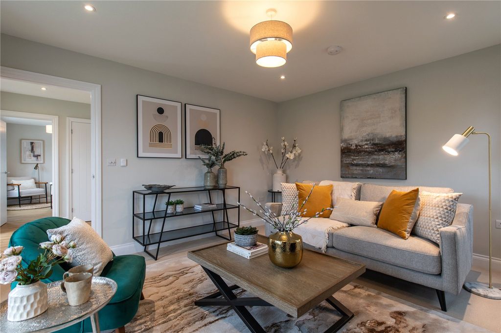 Property photo 1 of 11 Living Room