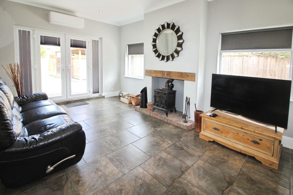 Property photo 2 of 26 Living Room..Jpg