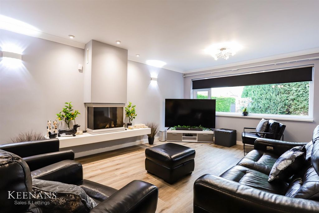 Property photo 3 of 49 6.Jpg