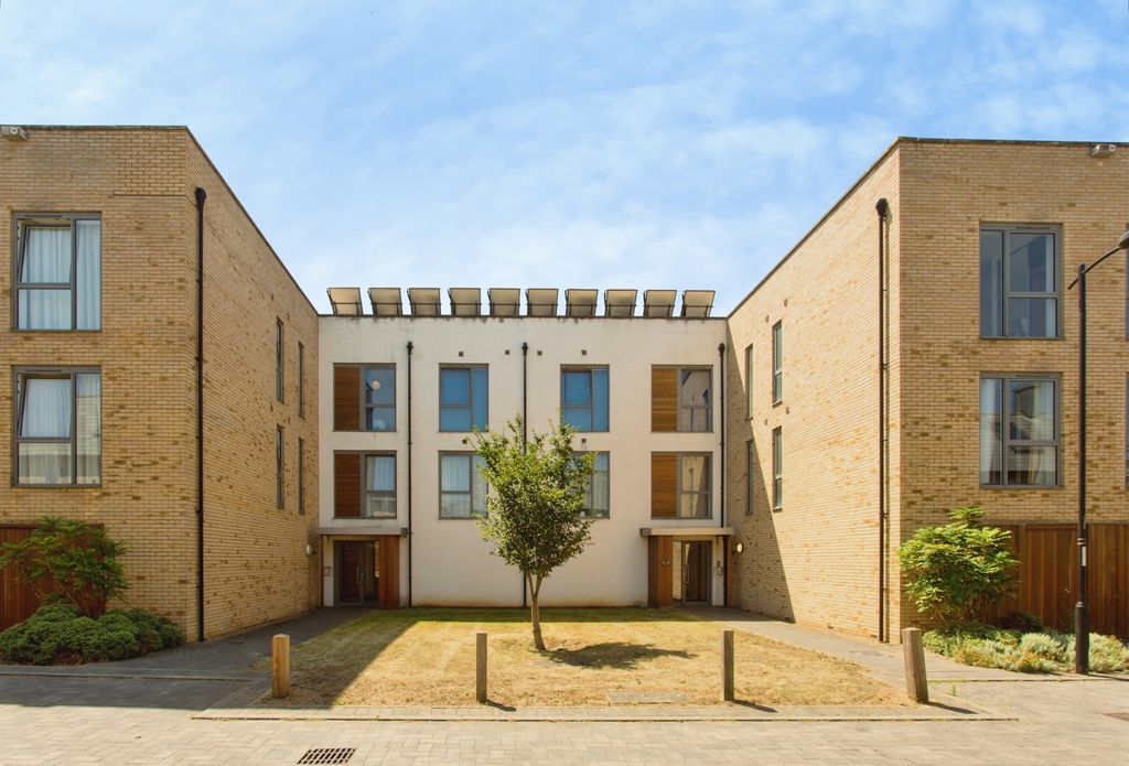 Property photo 2 of 16 Pbox-Img.Jpg