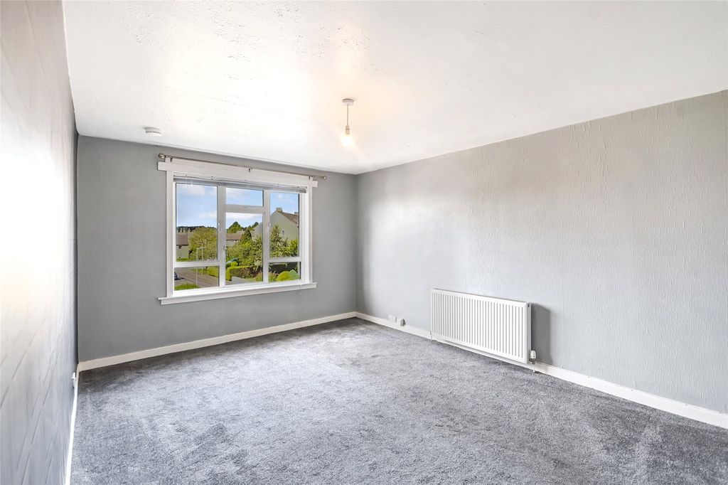 Property photo 3 of 19 Picture No. 04