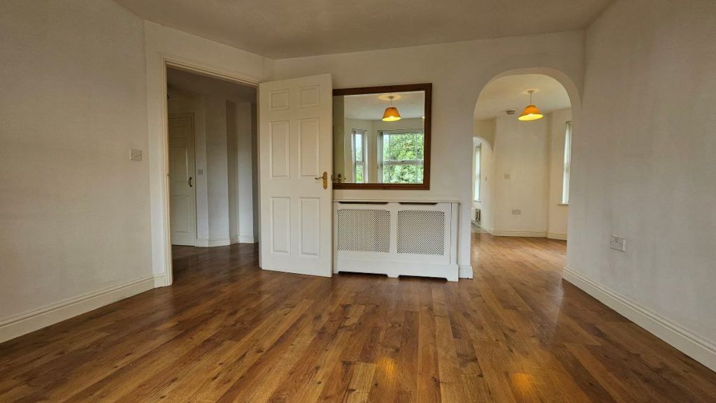 Property photo 3 of 12 8