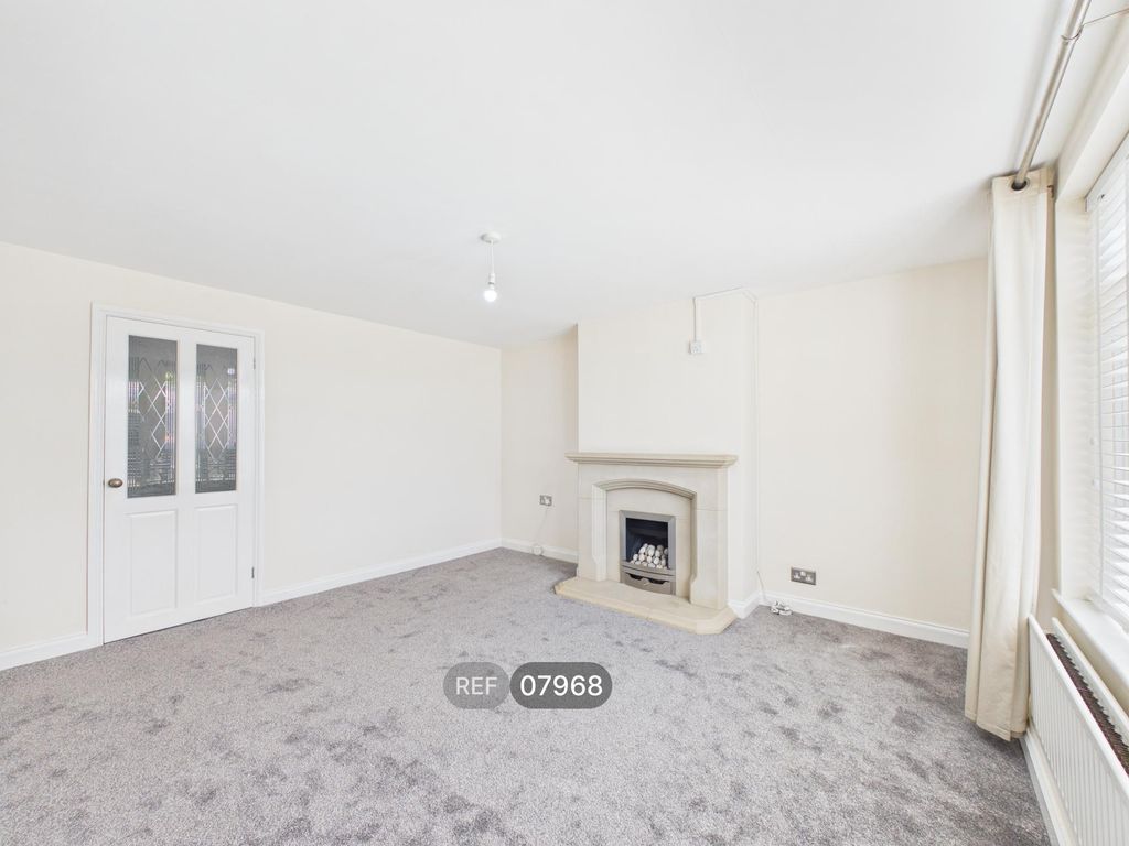 Property photo 3 of 14 Living Room