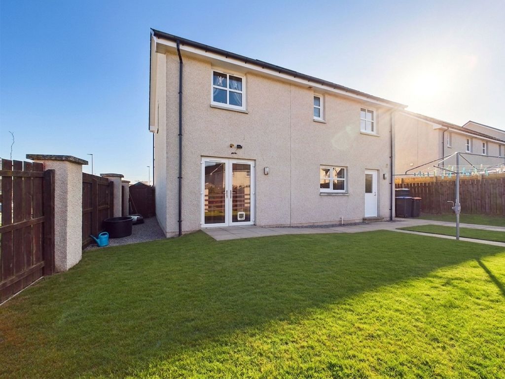 Property photo 2 of 20