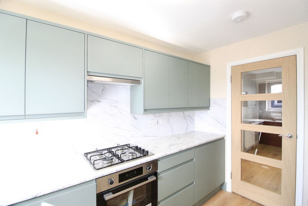 Property photo 3 of 19 Gallery