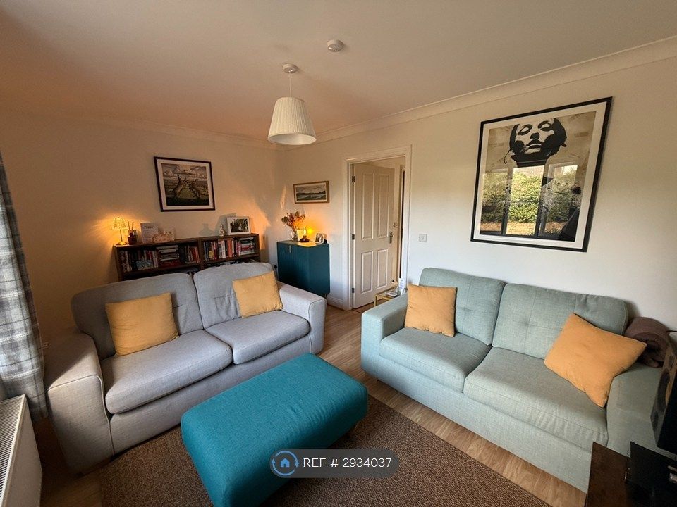 Property photo 3 of 20 Living Room