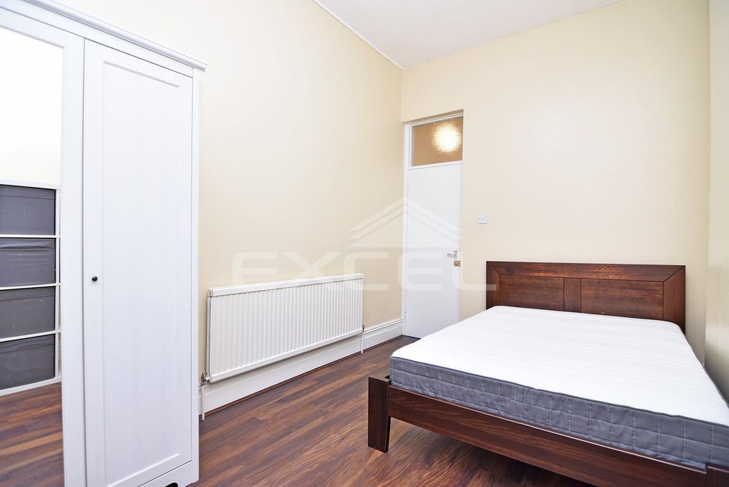 Property photo 3 of 5 Img_43127_8_Large