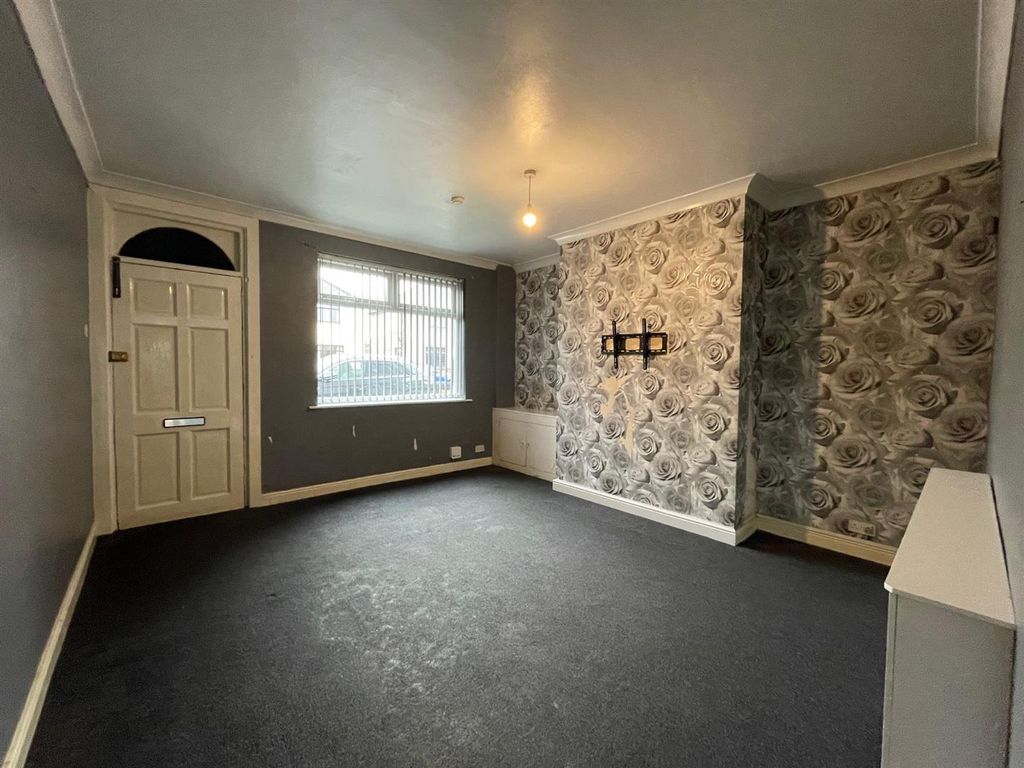 Property photo 2 of 9 5.Jpg