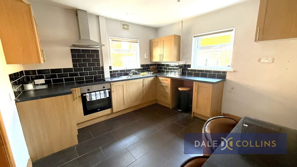 Property photo 3 of 15 Photo 12