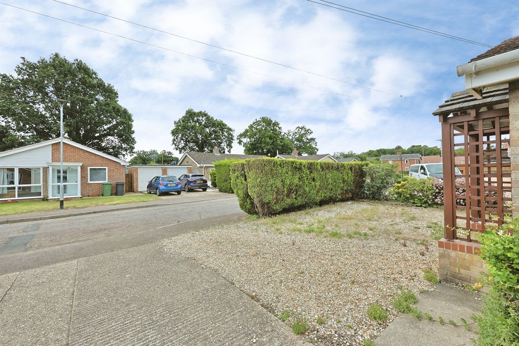 Property photo 2 of 20