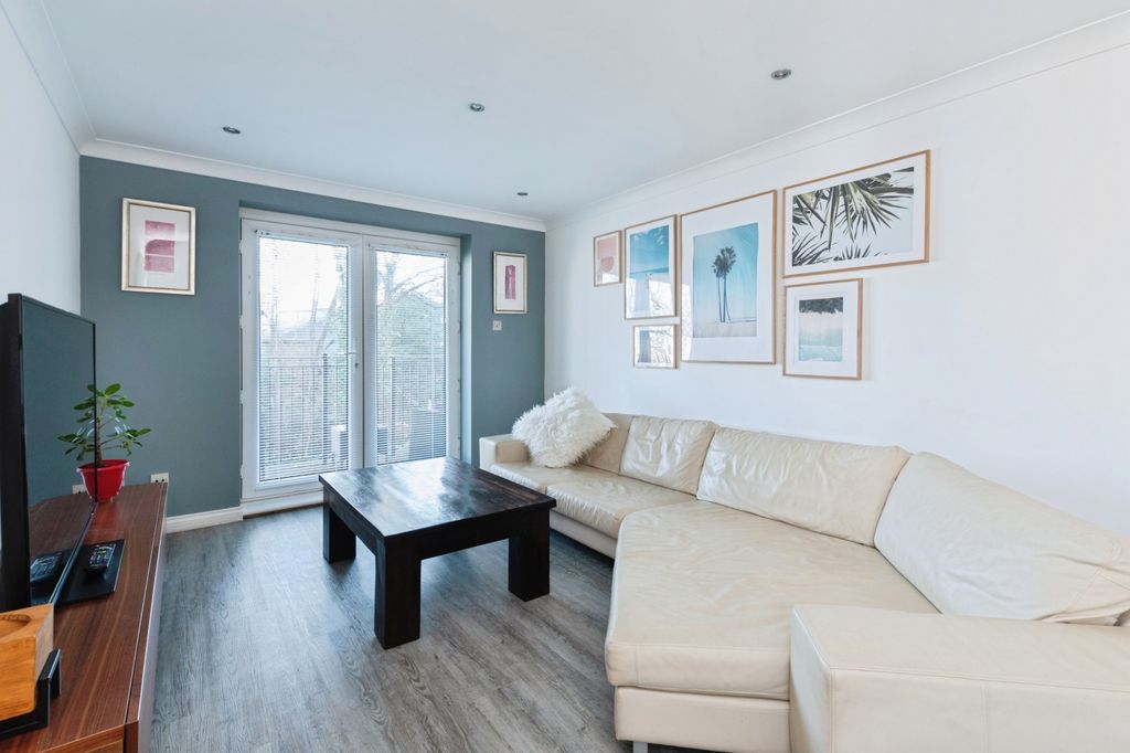 Property photo 3 of 20