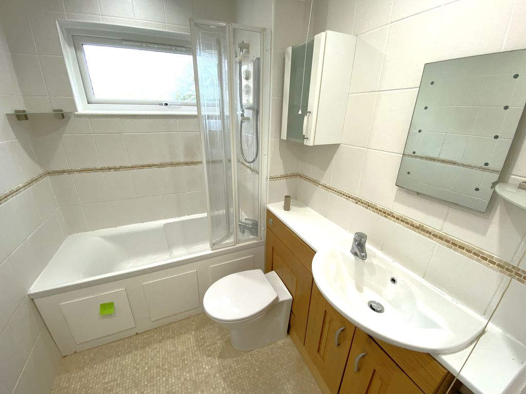 Property photo 3 of 5 Bathroom