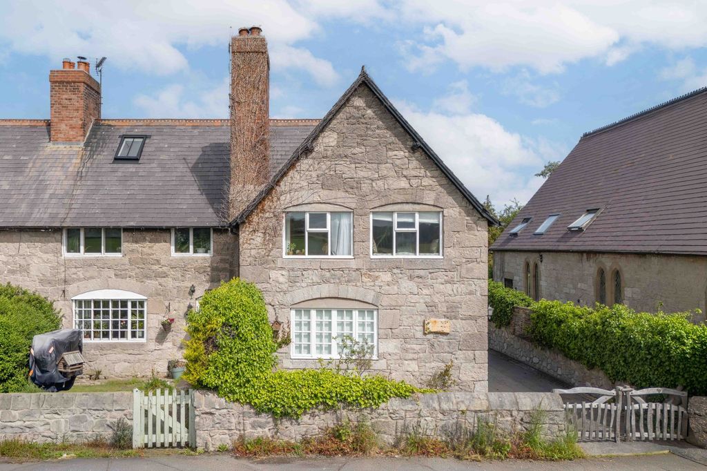 Property photo 1 of 11