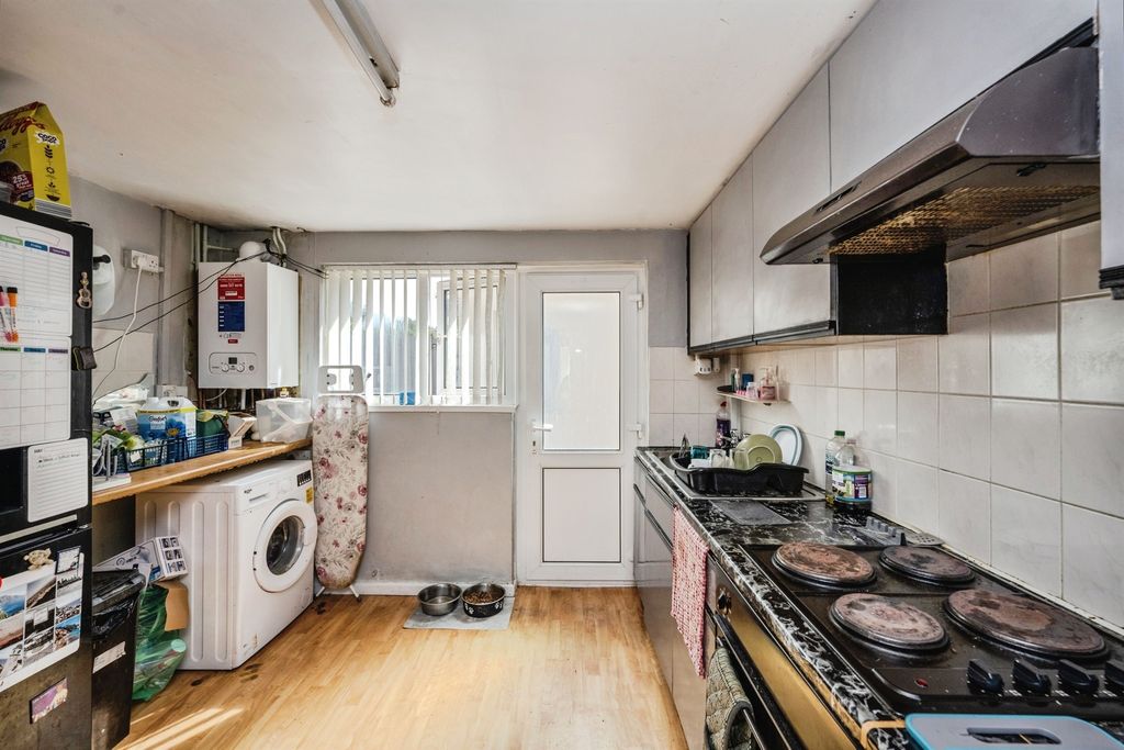 Property photo 2 of 17