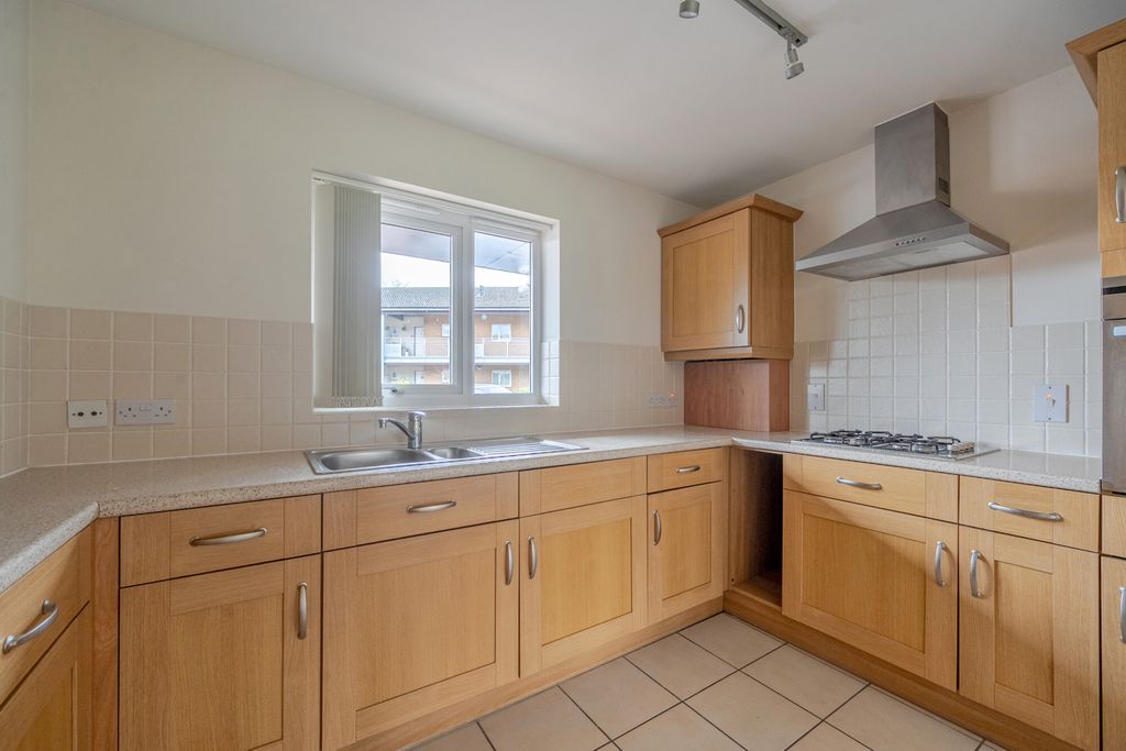 Property photo 2 of 20 1400981-7-696F545...