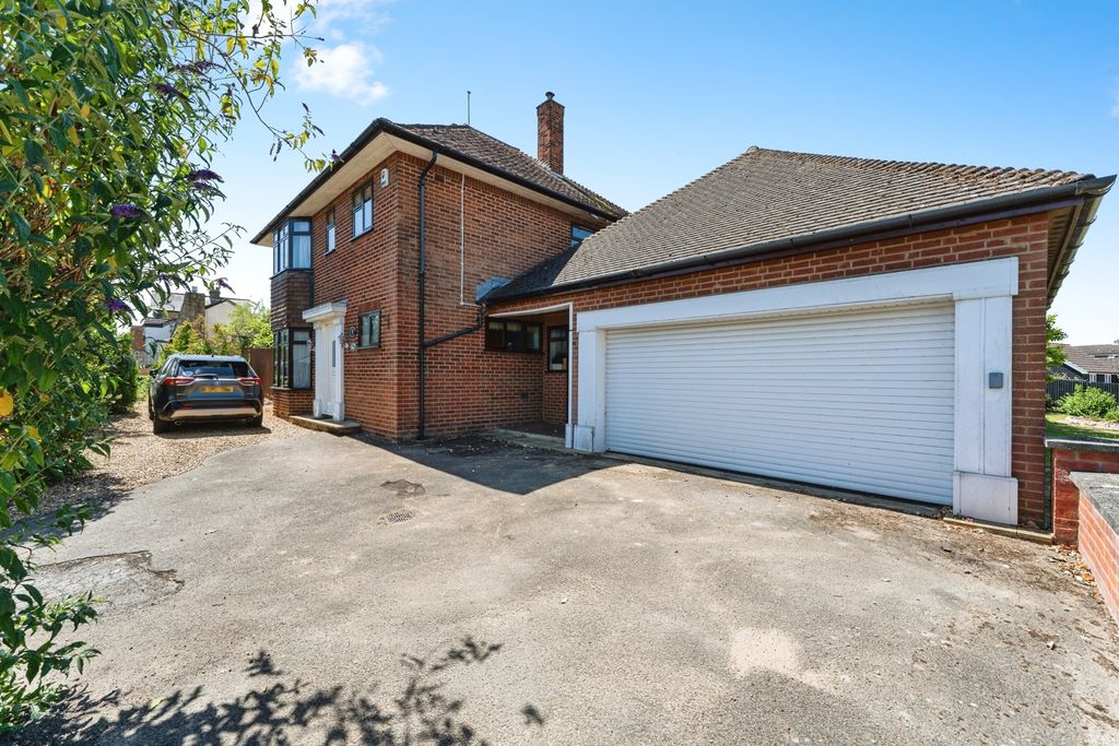 Property photo 1 of 38 Photo
