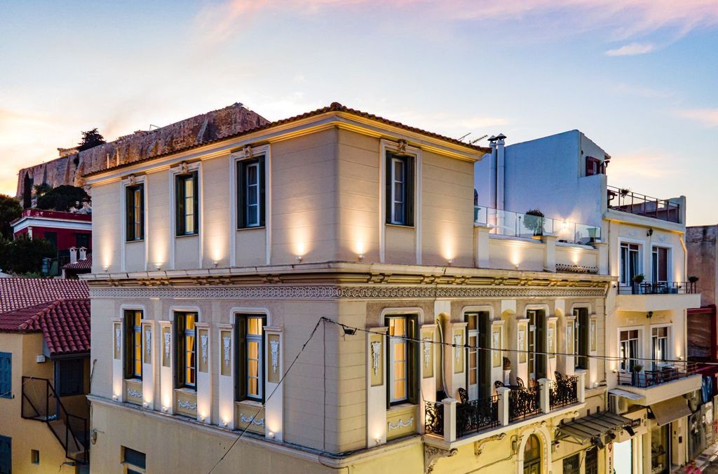 Property photo 2 of 61