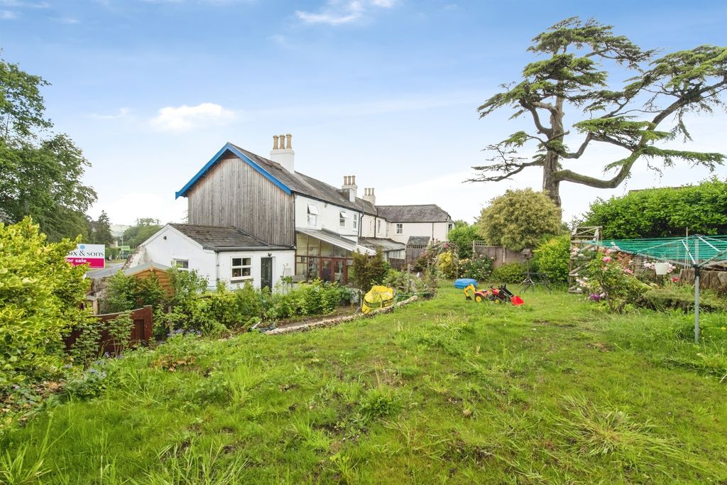 Property photo 2 of 19