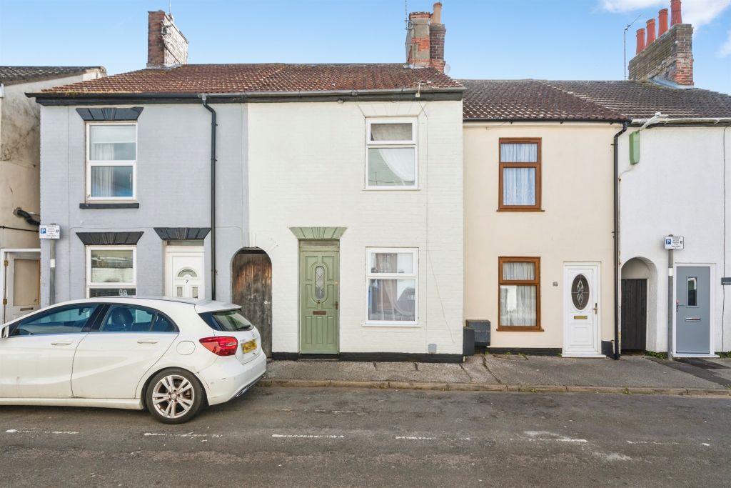 Property photo 1 of 18