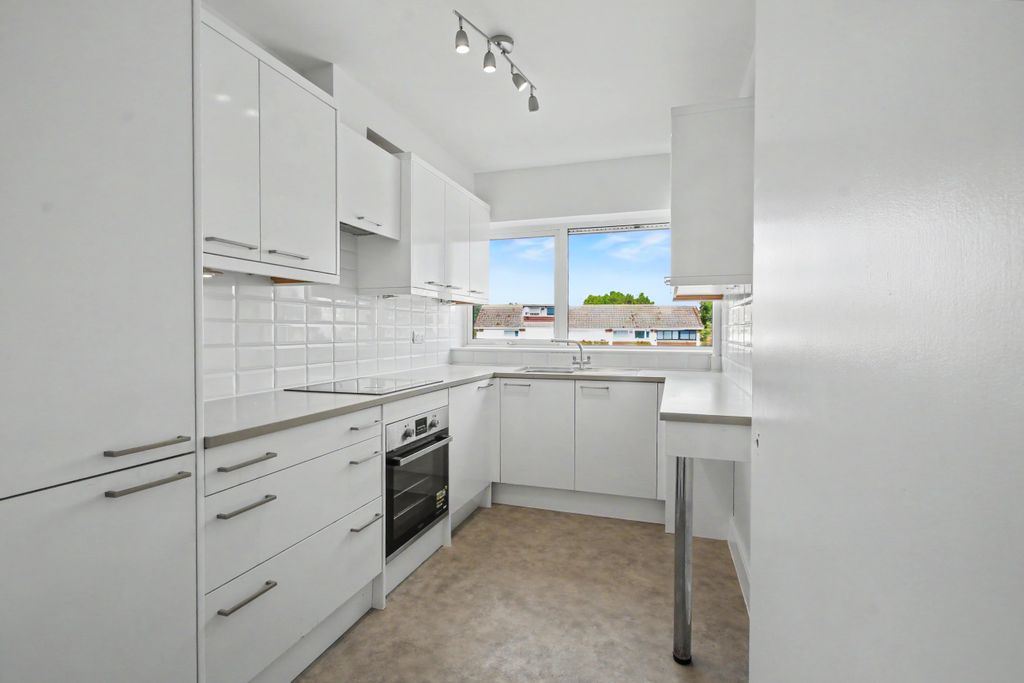 Property photo 3 of 9 3 Kitchen.Jpg