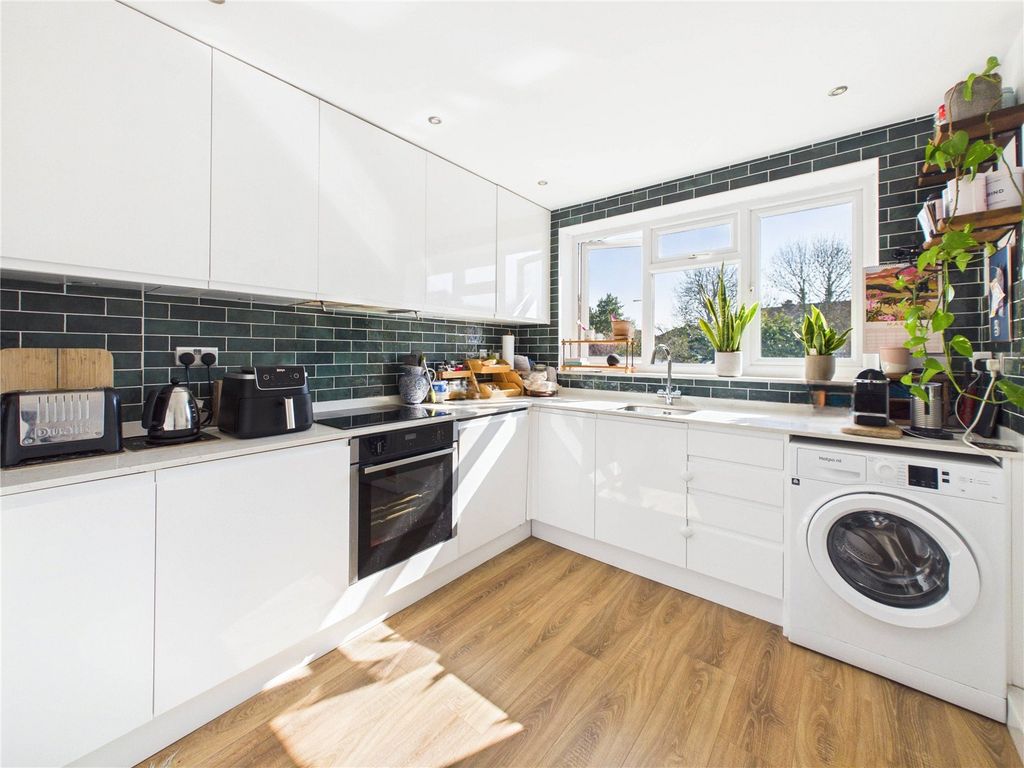 Property photo 2 of 9 Picture No. 05