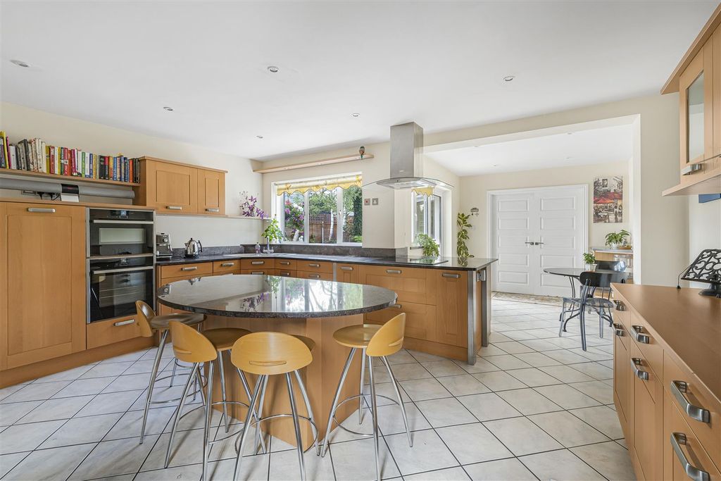 Property photo 3 of 51 43_62672.Jpg