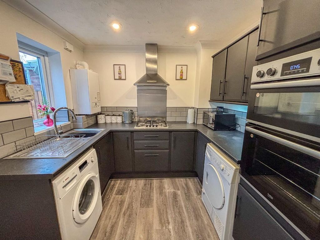 Property photo 2 of 13 Tlc_1354F9ce-E7Af-47B8-931A-0B4B5A6Effad_d87Fa3d.J