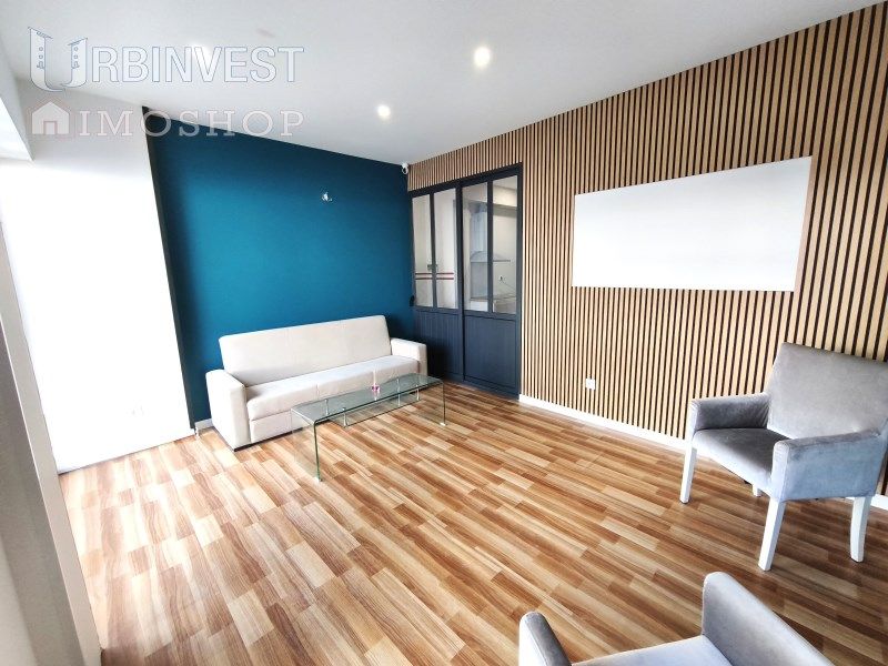 Property photo 2 of 32