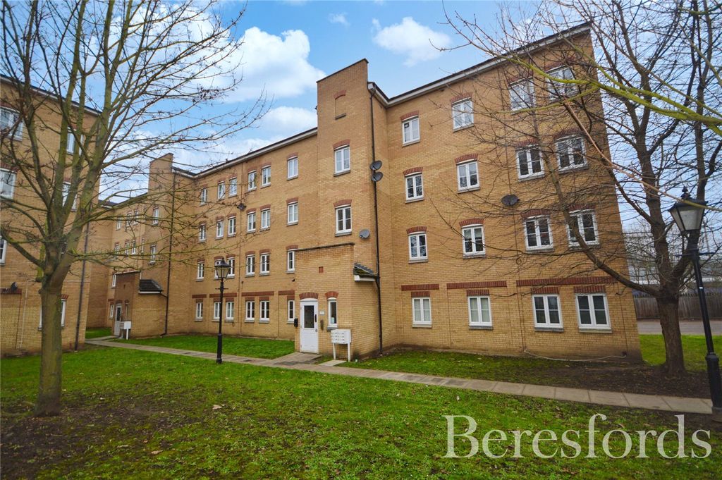 2 bed flat for sale Ardleigh Green