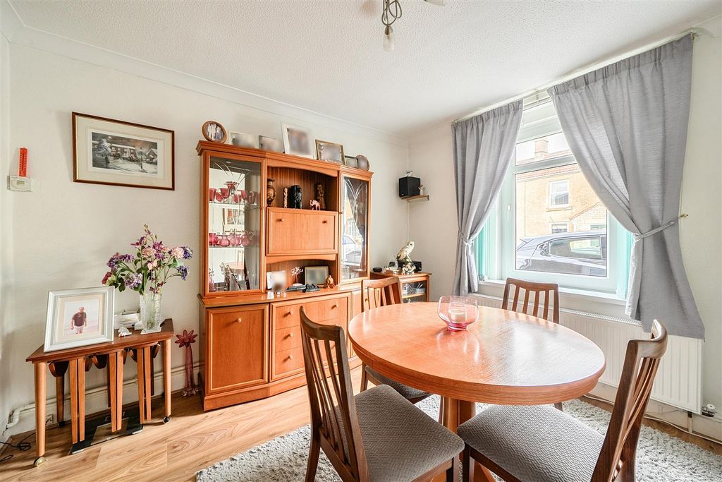 Property photo 3 of 19 Dining Room