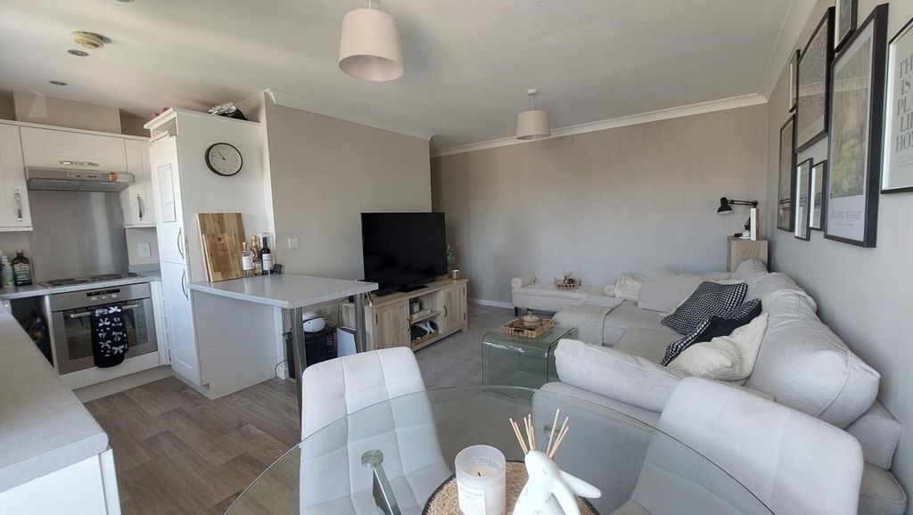 Property photo 1 of 15 Living Space