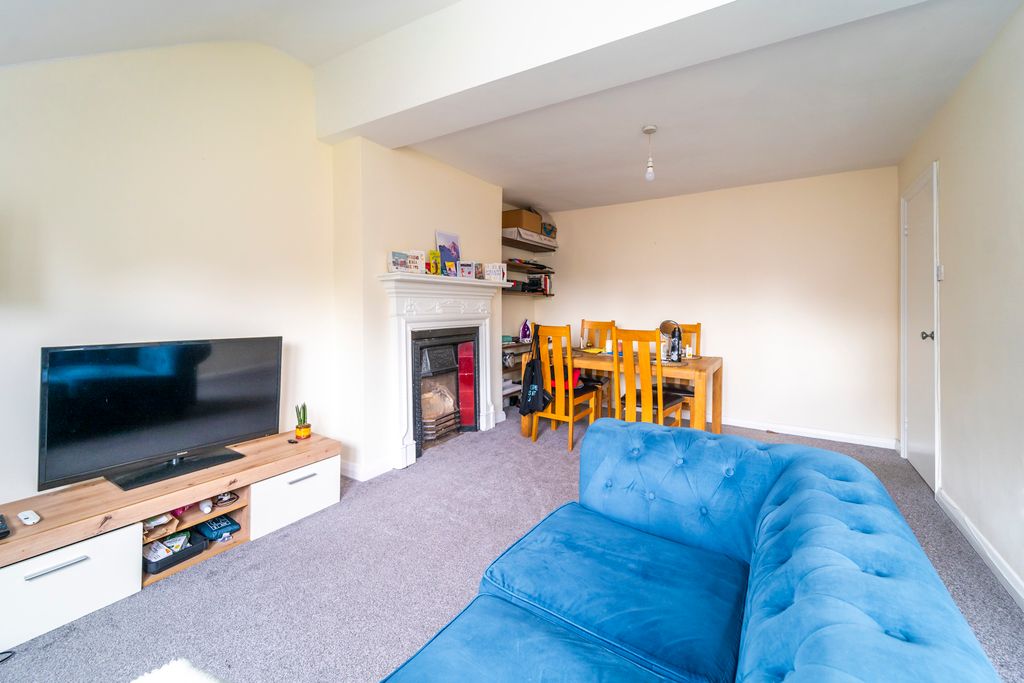 Property photo 2 of 12 Ndb05787