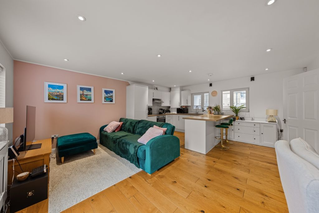 Property photo 1 of 10 094A3453