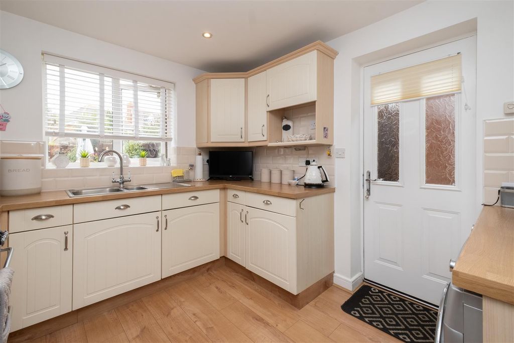 Property photo 2 of 25 Petrel-15.Jpg
