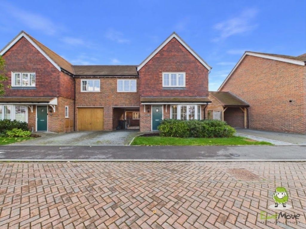 Property photo 1 of 27 Ewemove Estate Agents Basingstoke