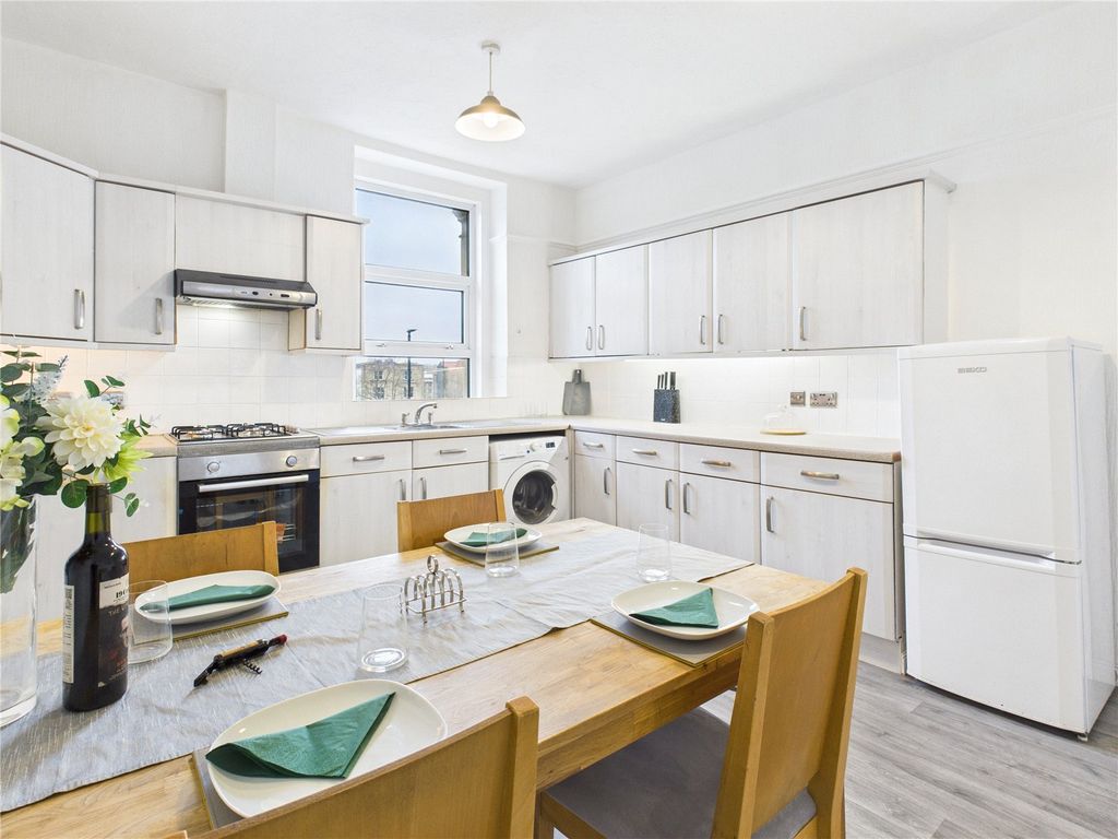 Property photo 2 of 13 Picture No. 10