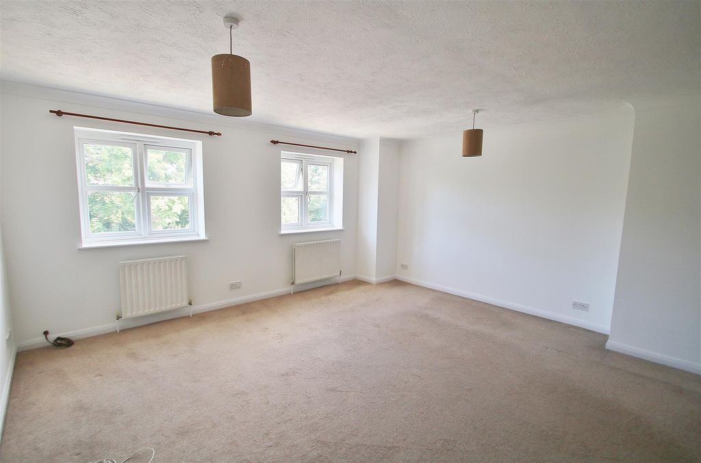 Property photo 3 of 8 Img_6827.Jpg