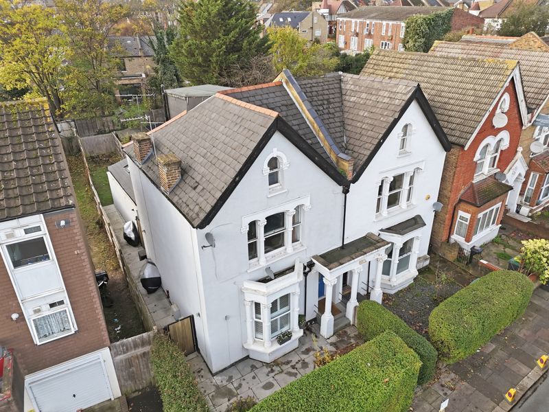 Property photo 2 of 16 Photo 4