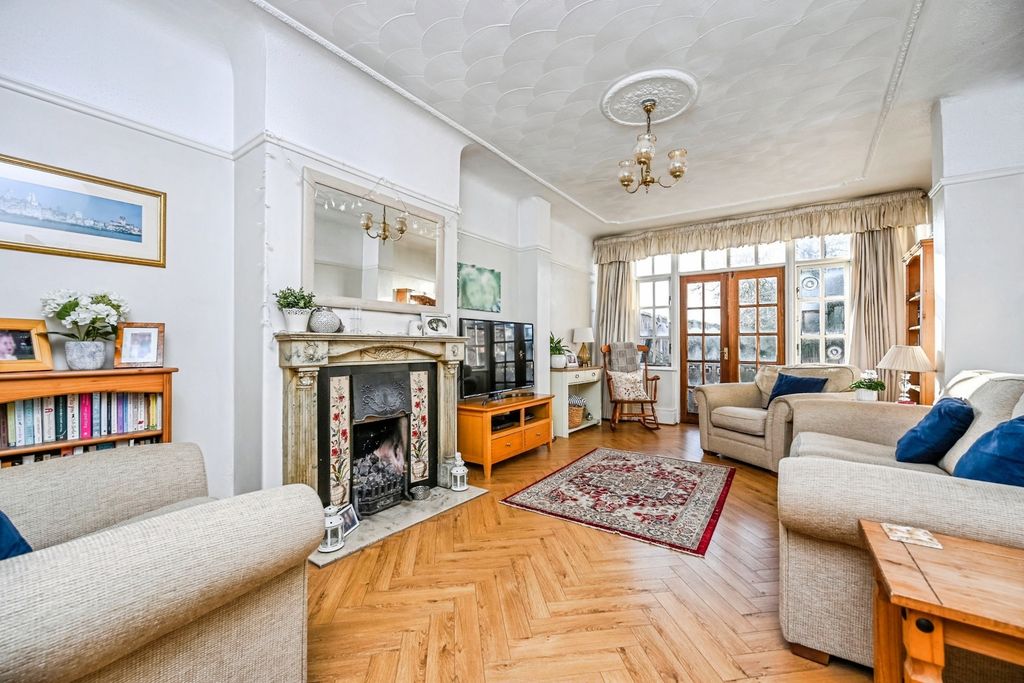 Property photo 3 of 14 Photo