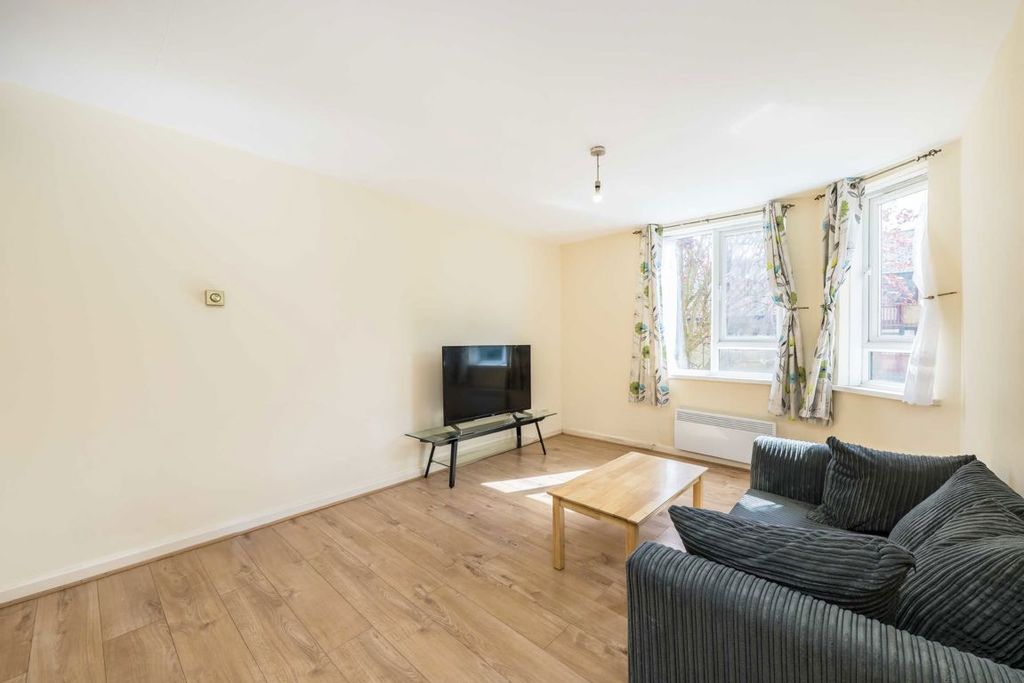 Property photo 2 of 5