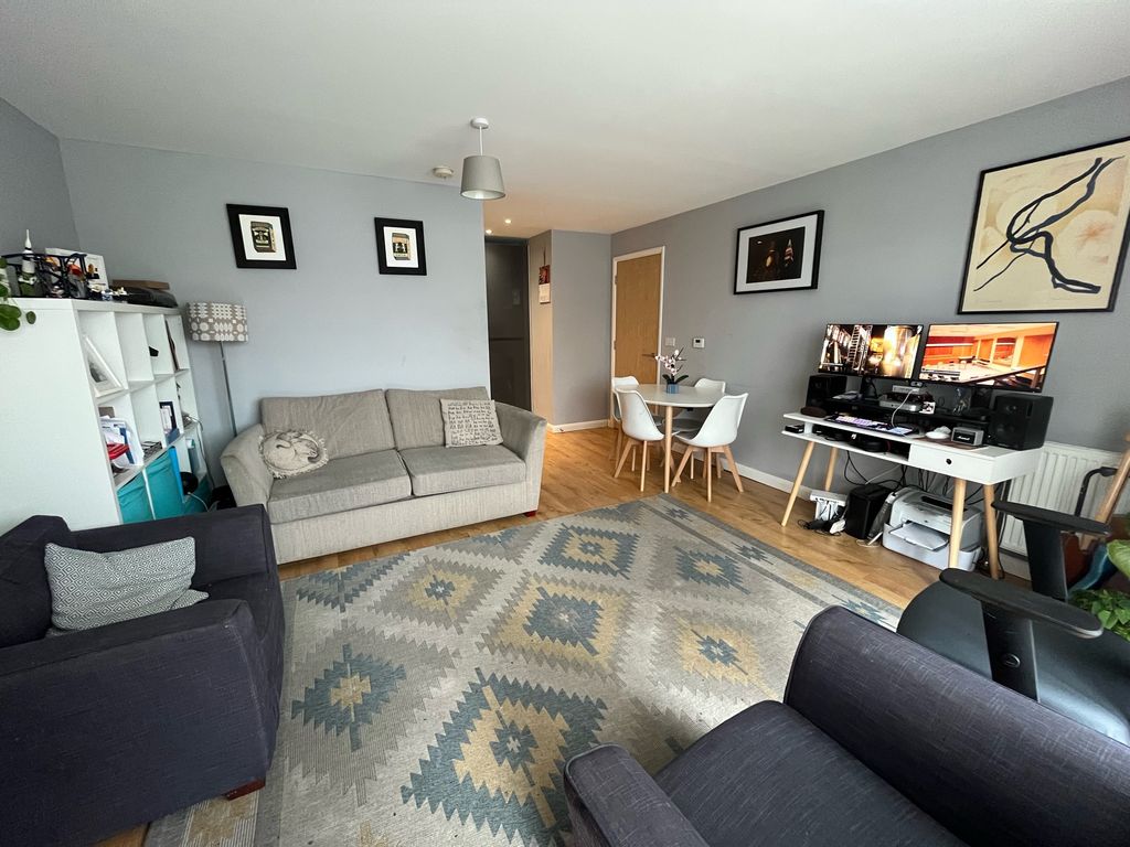 Property photo 3 of 12