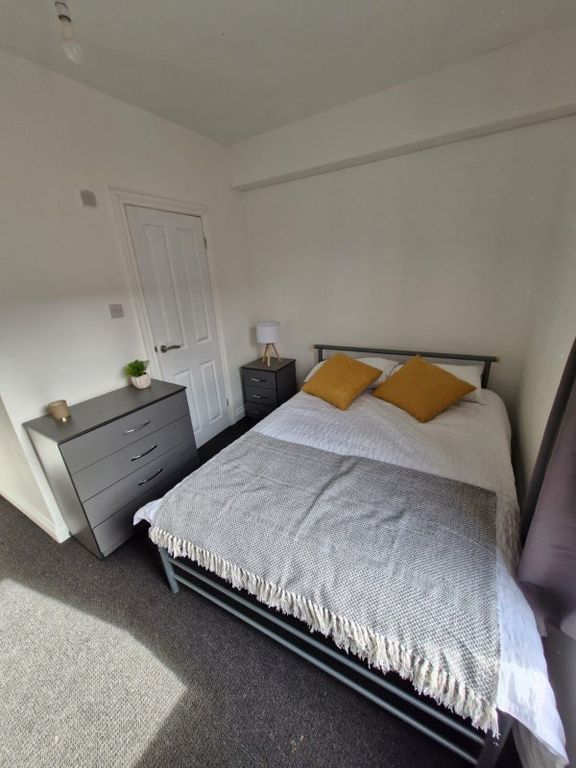 Property photo 1 of 8 Bright Double Bedroom With Modern Grey Furniture...