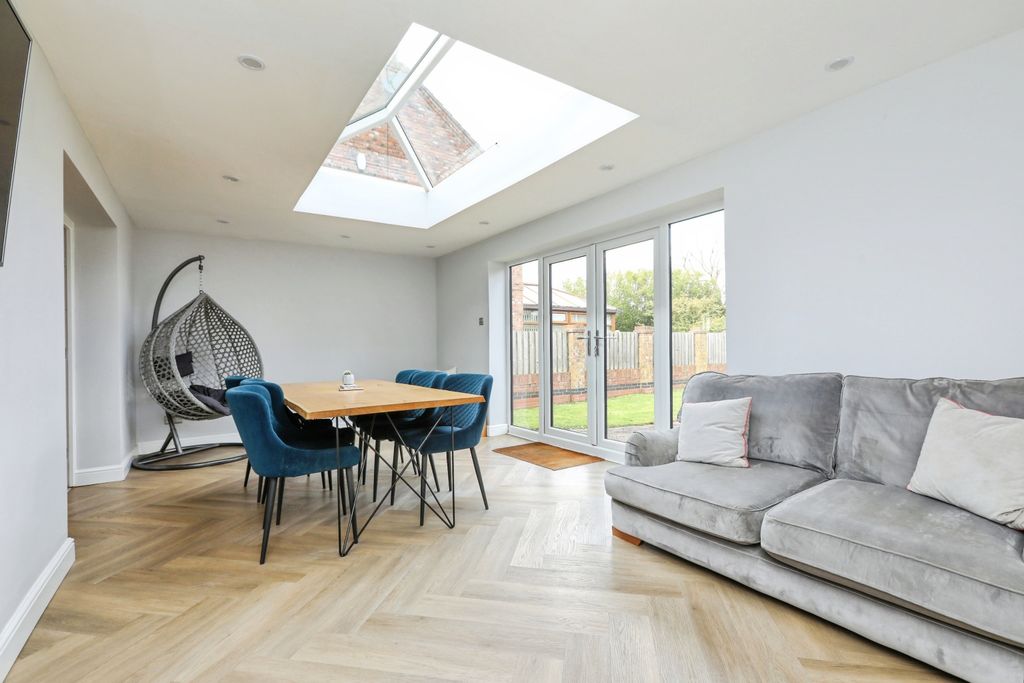 Property photo 2 of 19 8G9A79892