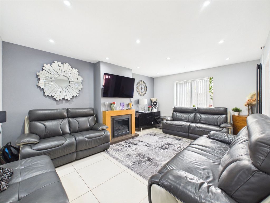 Property photo 3 of 15 Picture No. 23