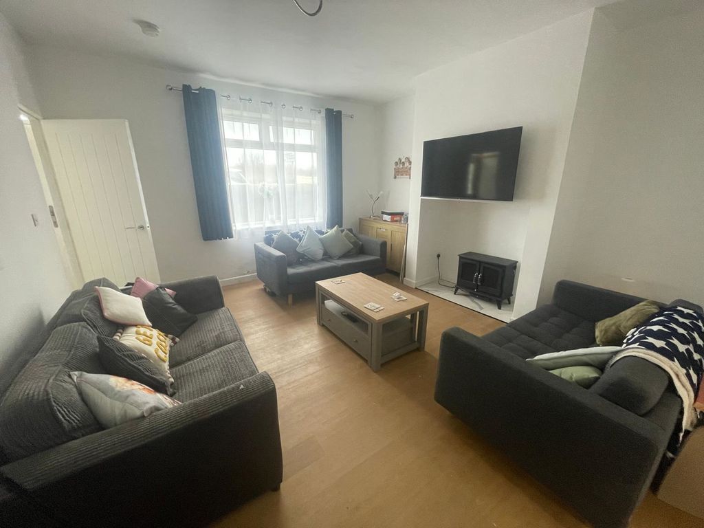 Property photo 2 of 10 Photo 2