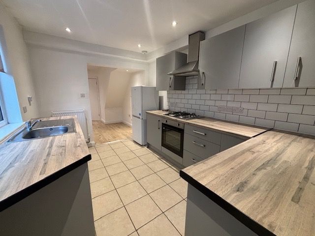 Property photo 1 of 11 Cover